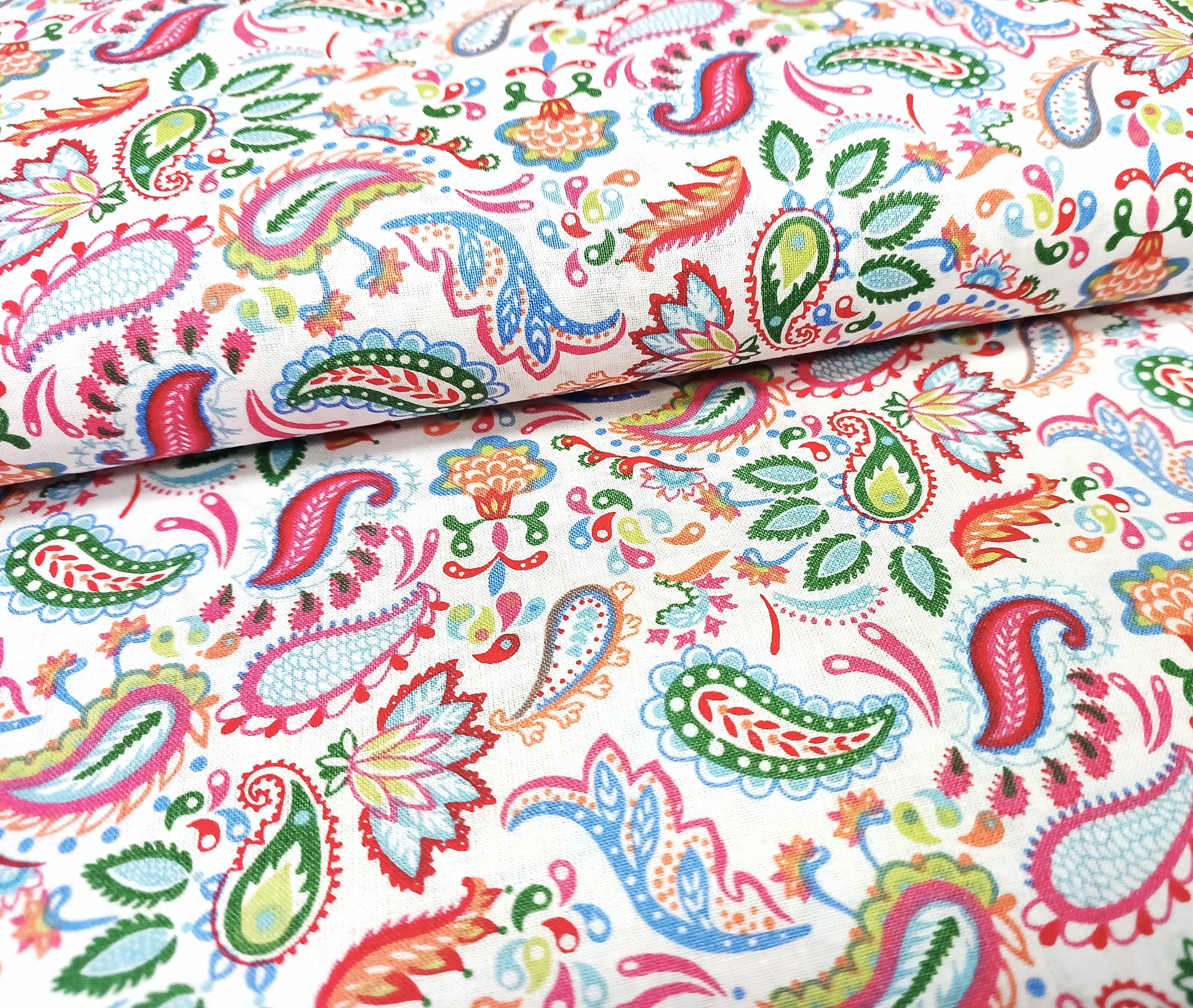 Baumwollstoff mit buntem Paisley-Muster - weiß