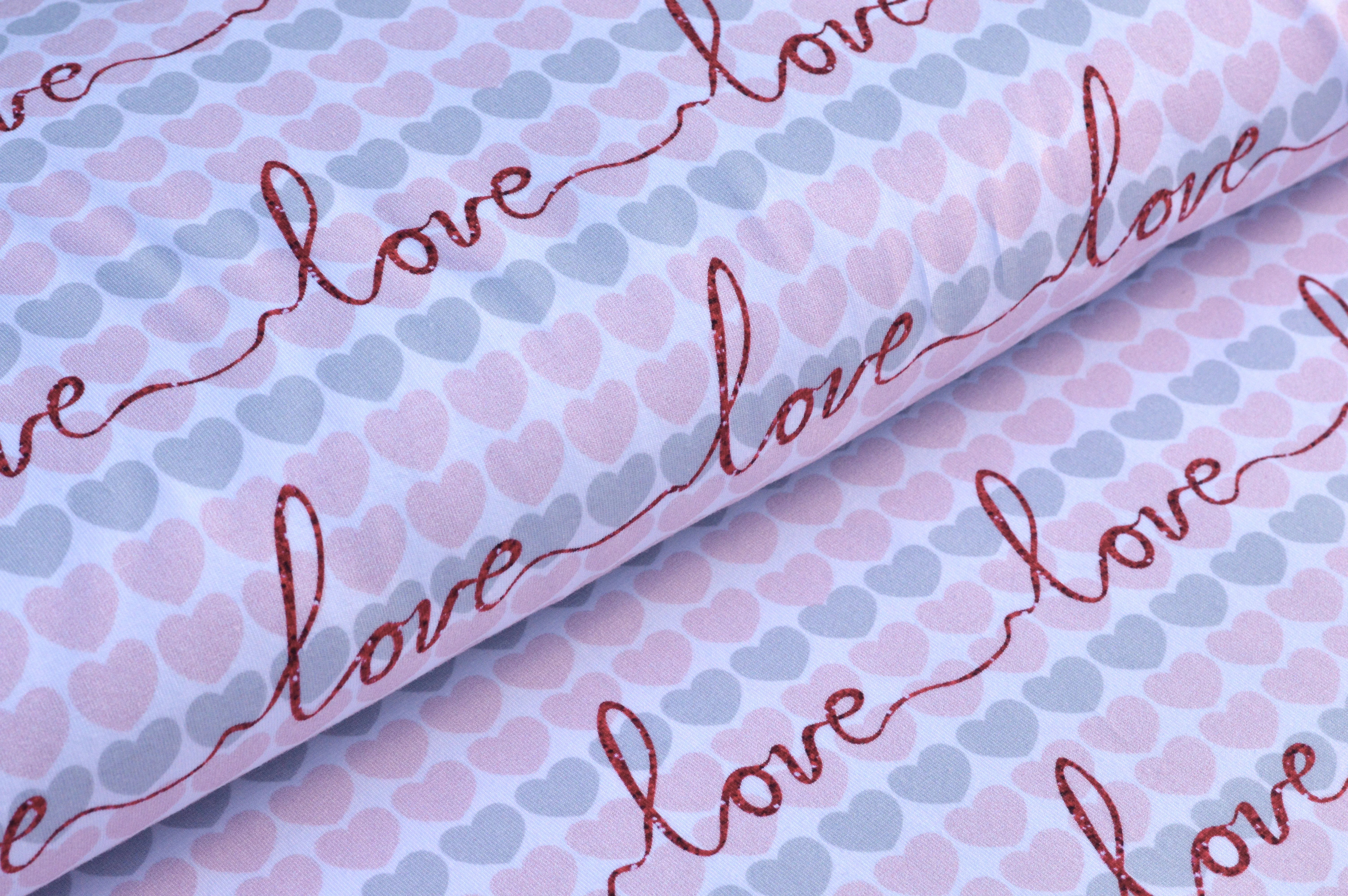 Digitaljersey Eigenproduktion "Love & Hearts" mit Herzen und Schriftzug