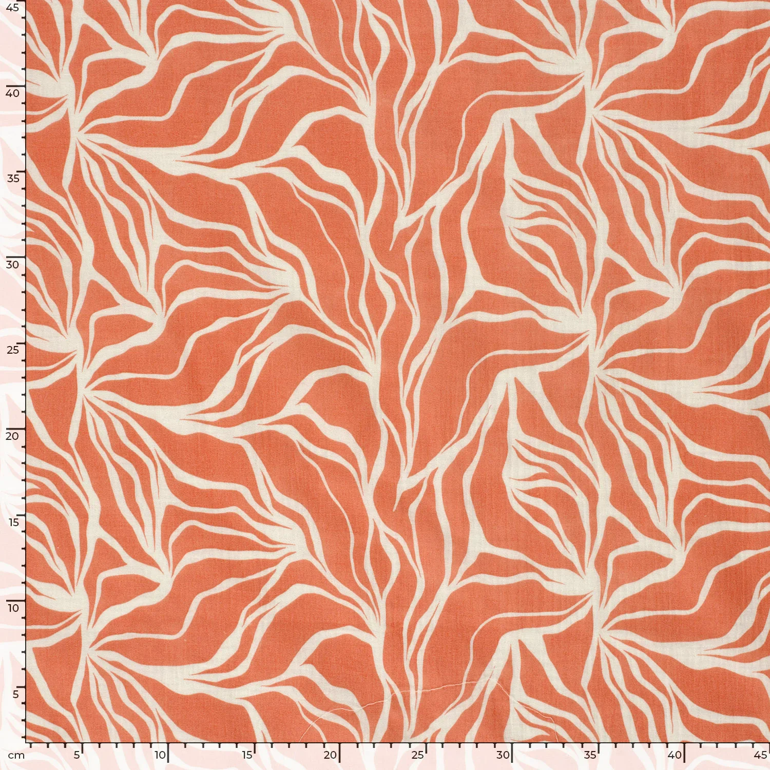 Double Gauze in coral mit abstraktem cremefarbenem Zebrastreifen-Muster - luftig leichter Stoff für Kleidung und Accessoires
