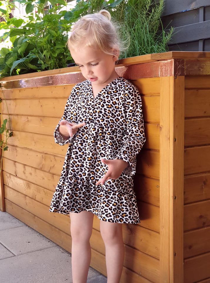 Papierschnittmuster Kleid Valentina für Kinder 74-164 von Fadenkäfer  Kopi