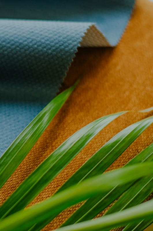 Deko Samt mit feiner Struktur - dark dusty aqua (009)