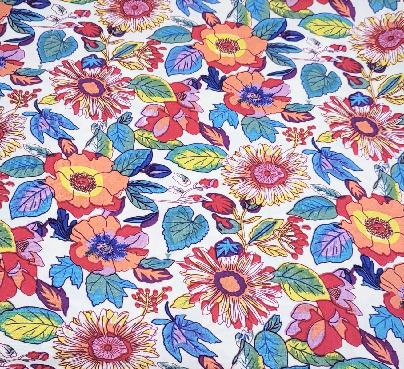 Viskose Veronique Digital mit bunten Sommerblumen - weiß
