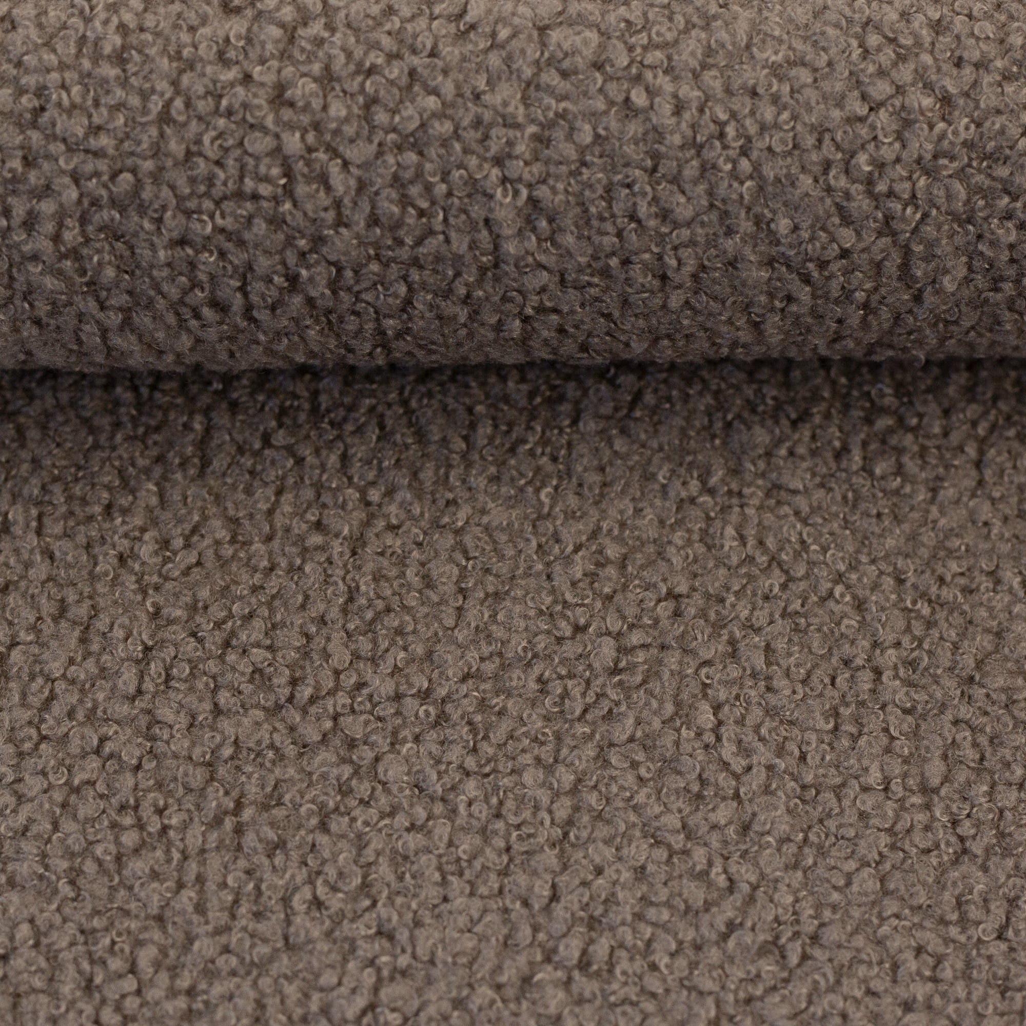 taupe (676)