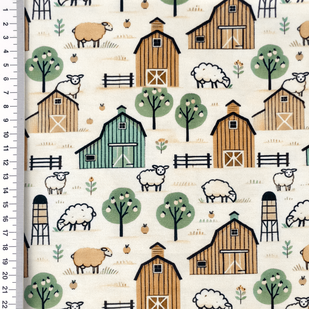 Baumwolljersey Digital mit Schafen, Scheunen und Apfelbäumen - creme