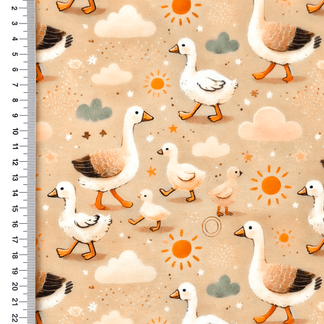 Baumwolljersey Digital mit Gänsen, Entenküken und Wolken - camel