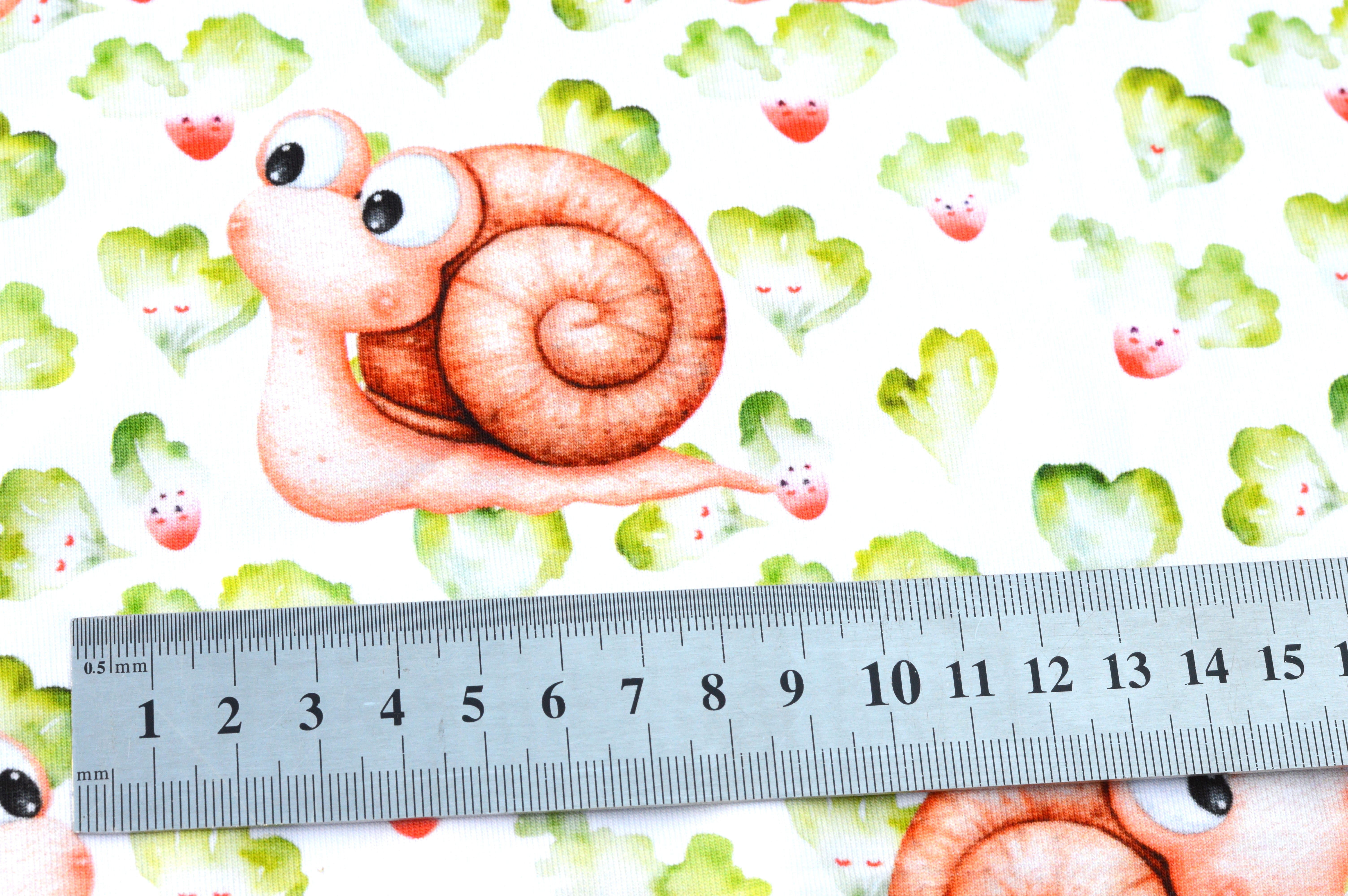 Digitaljersey Eigenproduktion "Speedy Schnecke auf Salatmission" - ecru