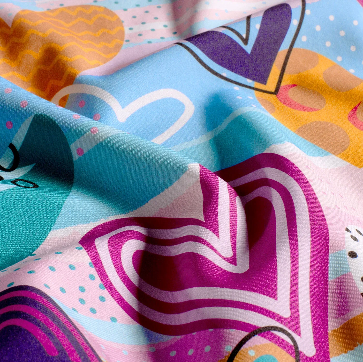 Softshell Digital mit bunten Herzen - babyblau/rosa