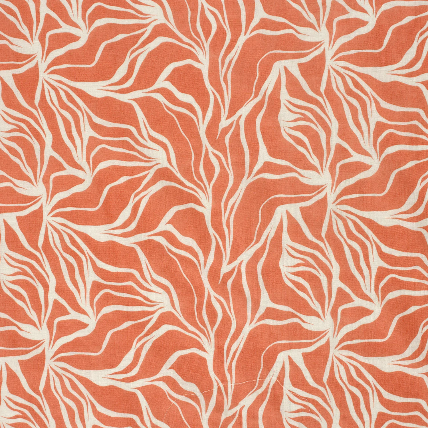 Double Gauze in coral mit abstraktem cremefarbenem Zebrastreifen-Muster - luftig leichter Stoff für Kleidung und Accessoires.