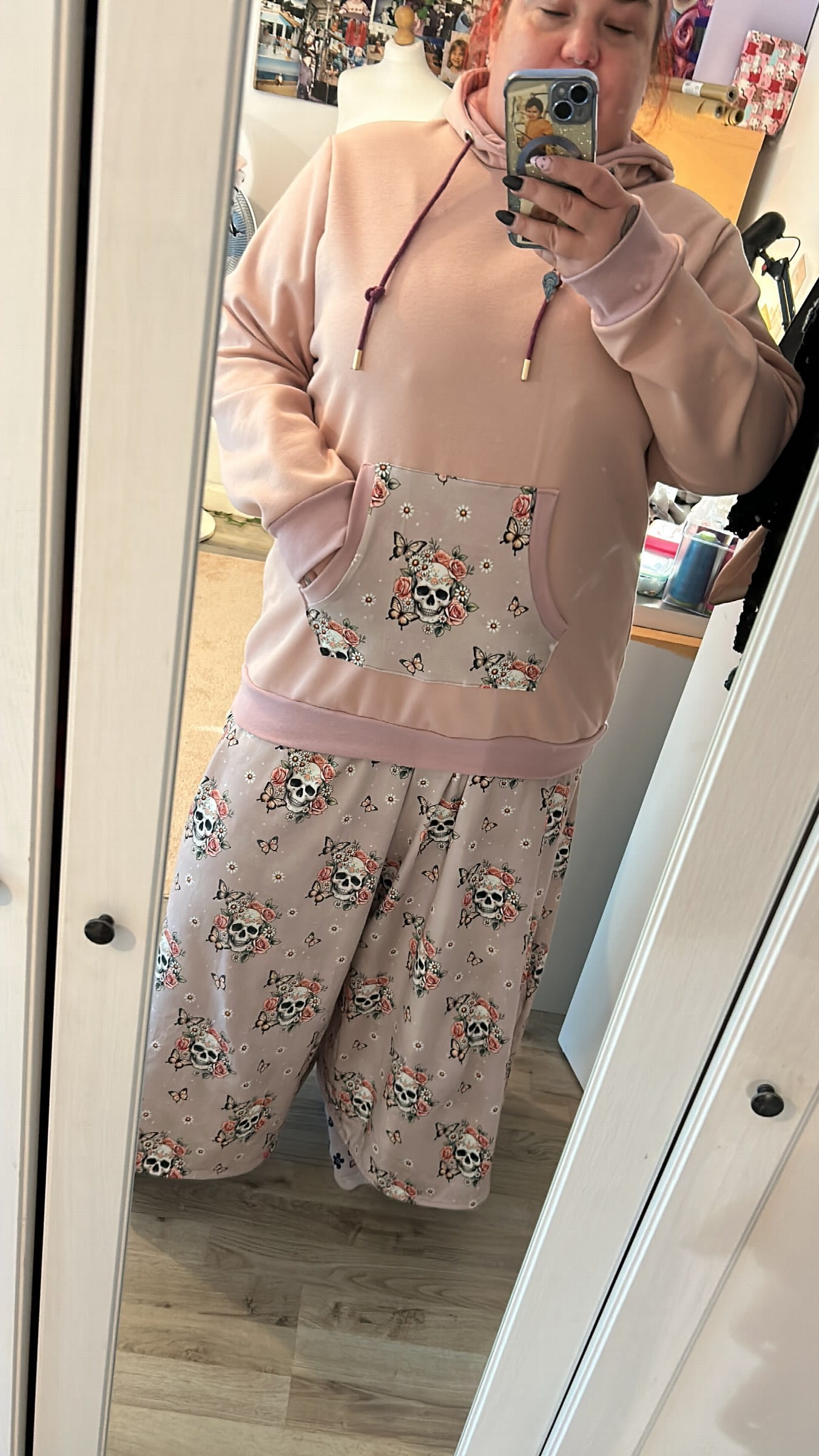Hoodie und Hosenrock