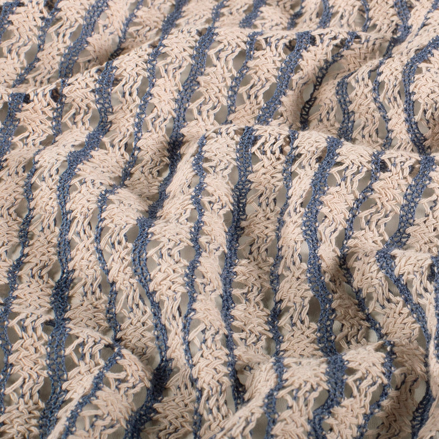 Spitzenstoff „Streifen" - blau