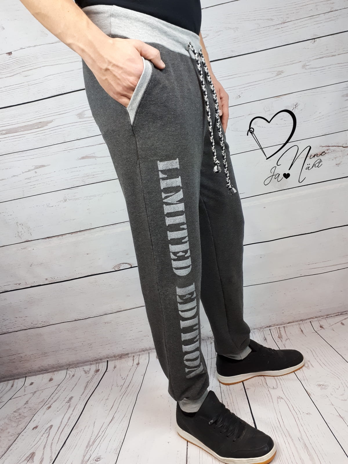 Papierschnittmuster Jogginghose Chris für Herren 2XS - 4XL von Fadenkäfer