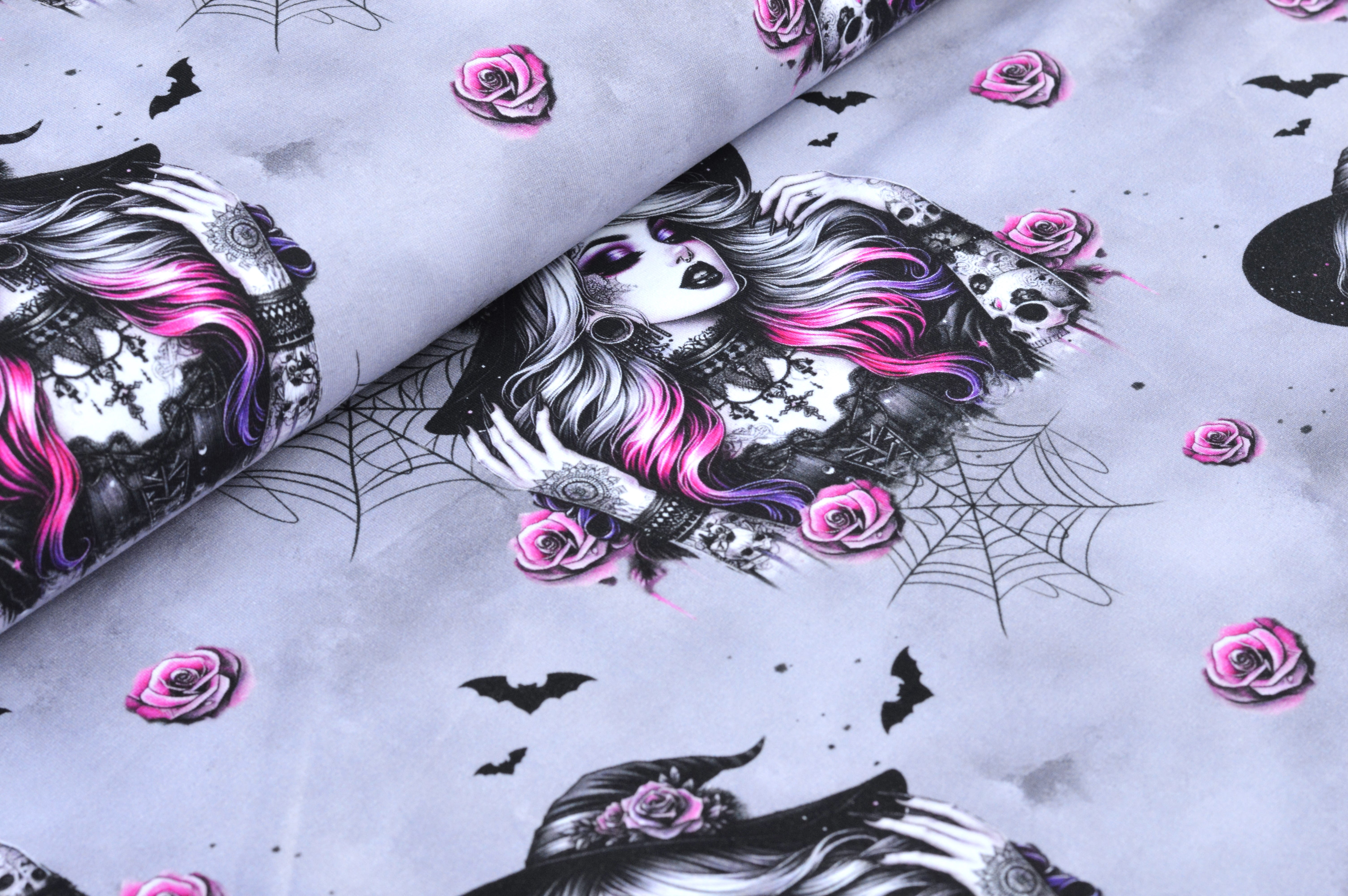 Digitaljersey Eigenproduktion "Dark Lady Raven" mit Rosen und Fledermäusen - grau