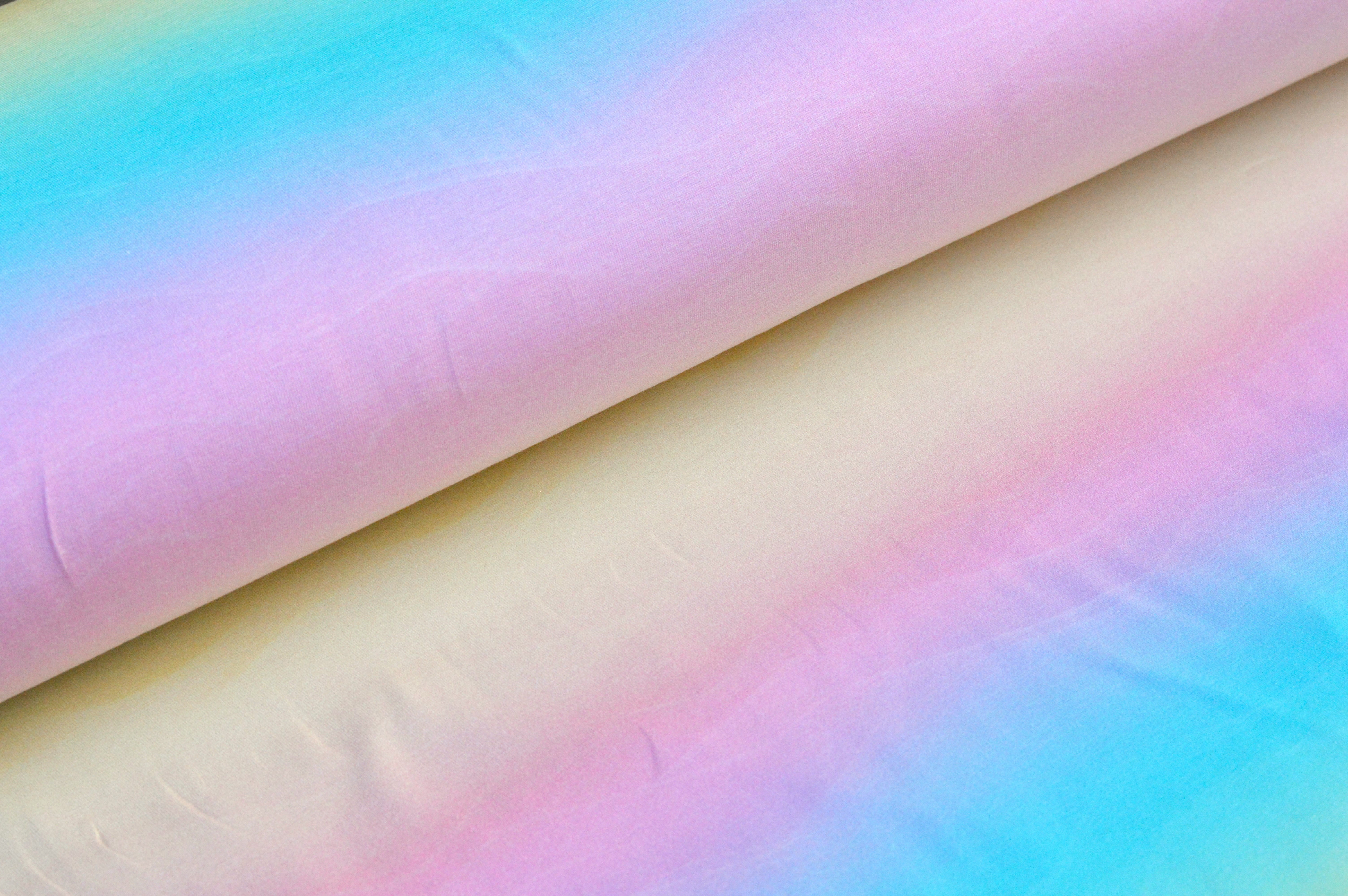 Digitaljersey Eigenproduktion "Farbpoesie" mit tollem Farbverlauf in Pastelltönen