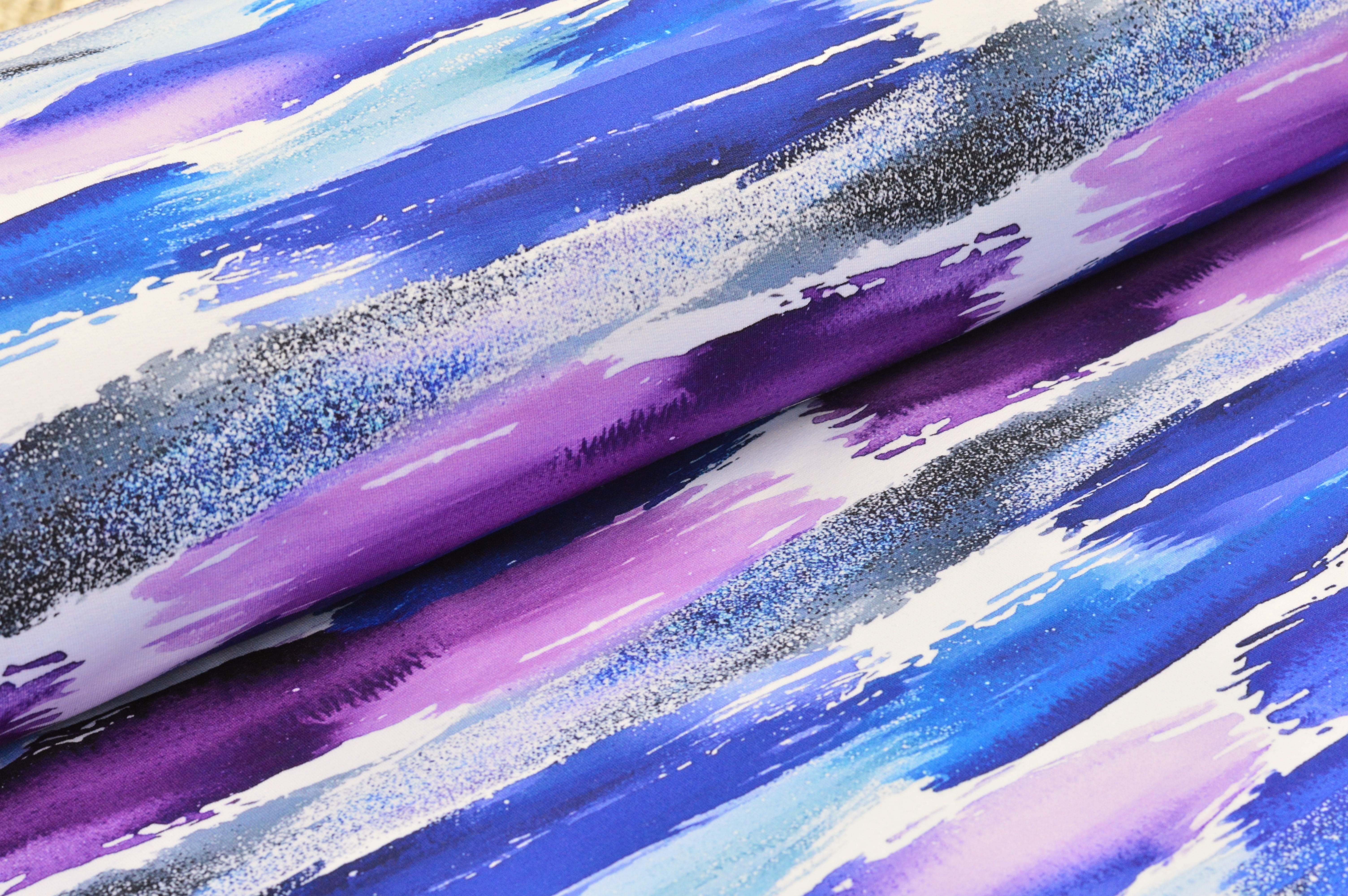 French Terry Digital Eigenproduktion "Color Stripes" mit abstrakten lila/blau/schwarzen Streifen - weiß