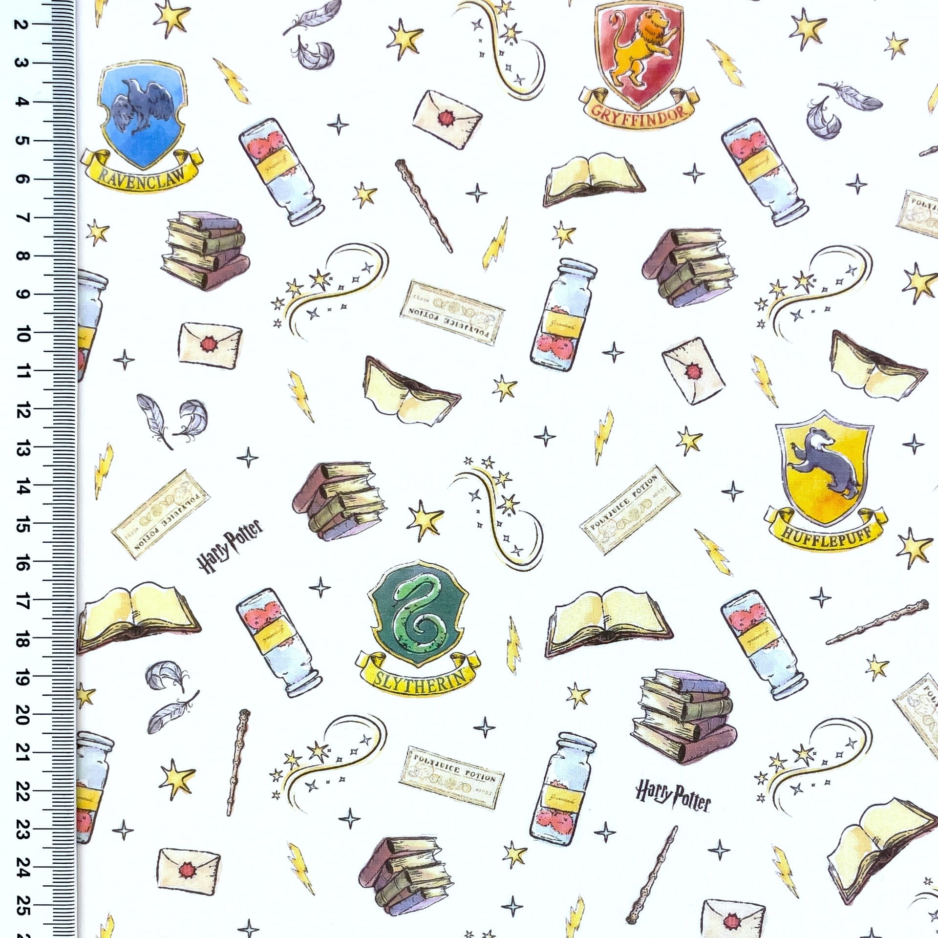  Baumwollstoff Digital Lizenz "Harry Potter mit magischen Symbolen" - ecru