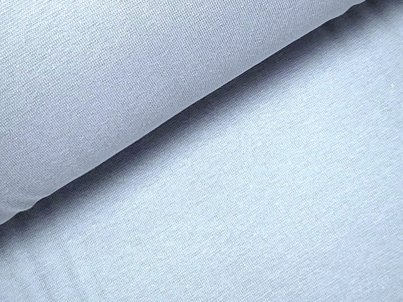 eisblau ((011)