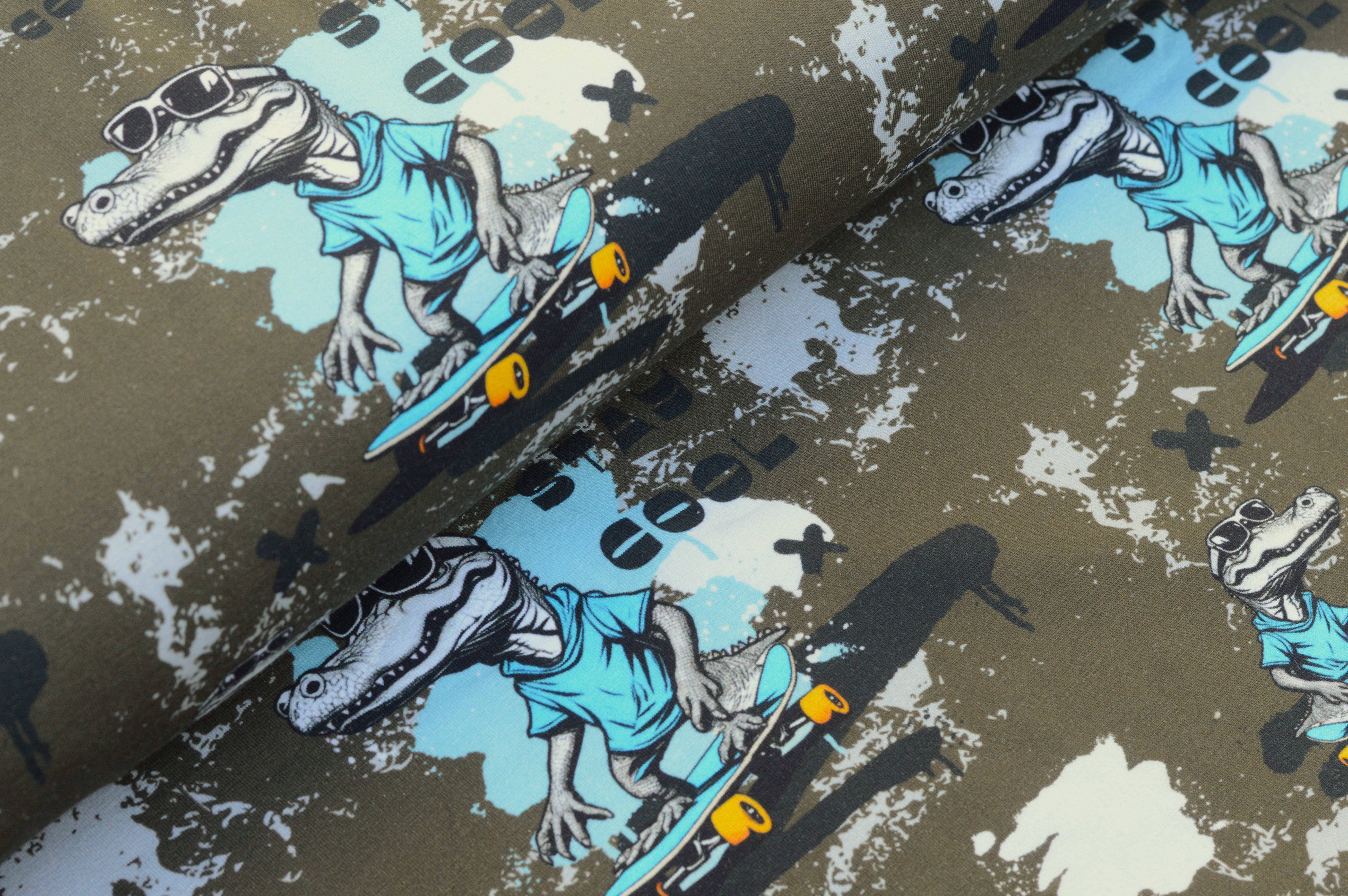 Digitaljersey Eigenproduktion "Stay Cool" mit Skating Snap dem Krokodil - khaki