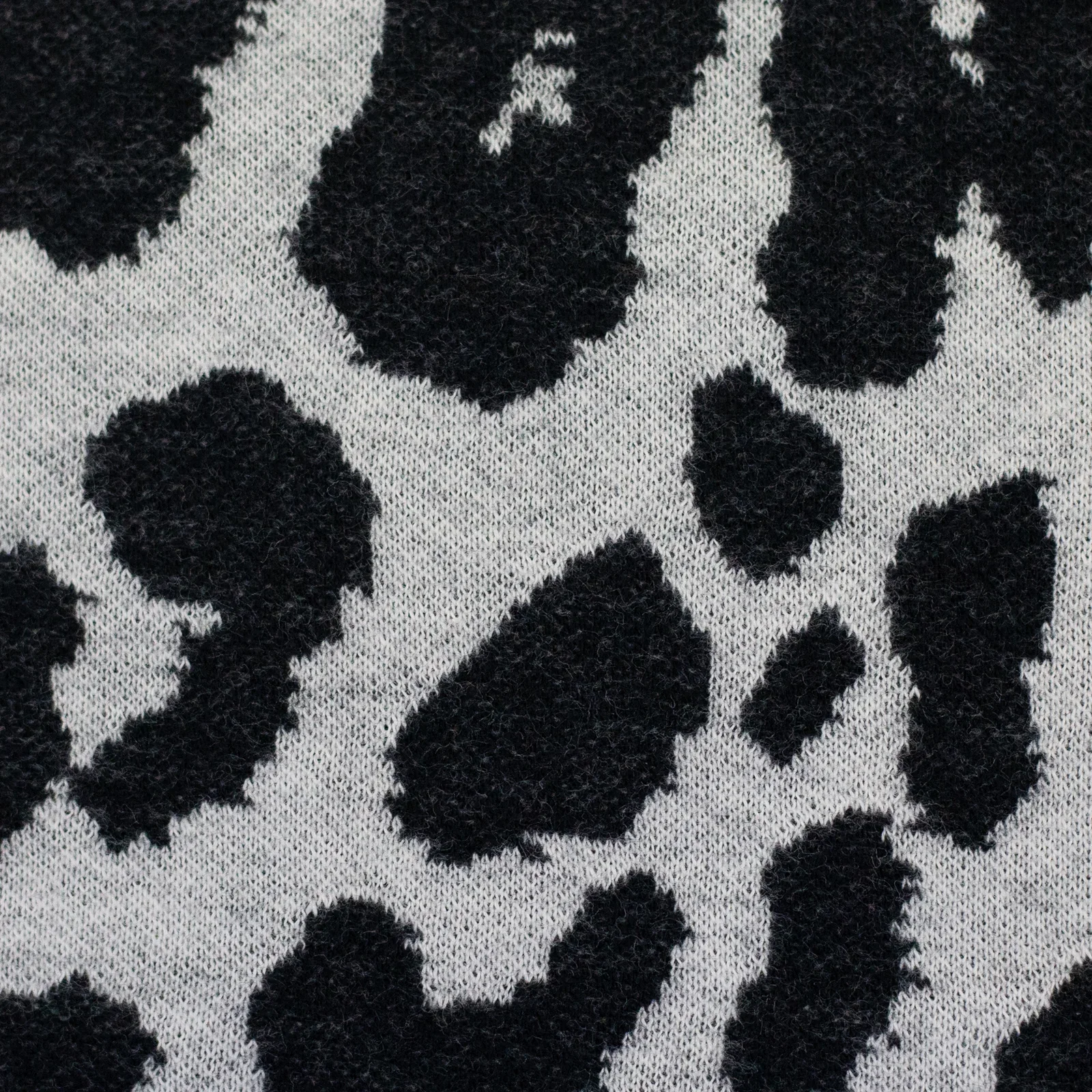 Jacquard Jersey "Emily" von Swafing mit Leo schwarz/naturweiß