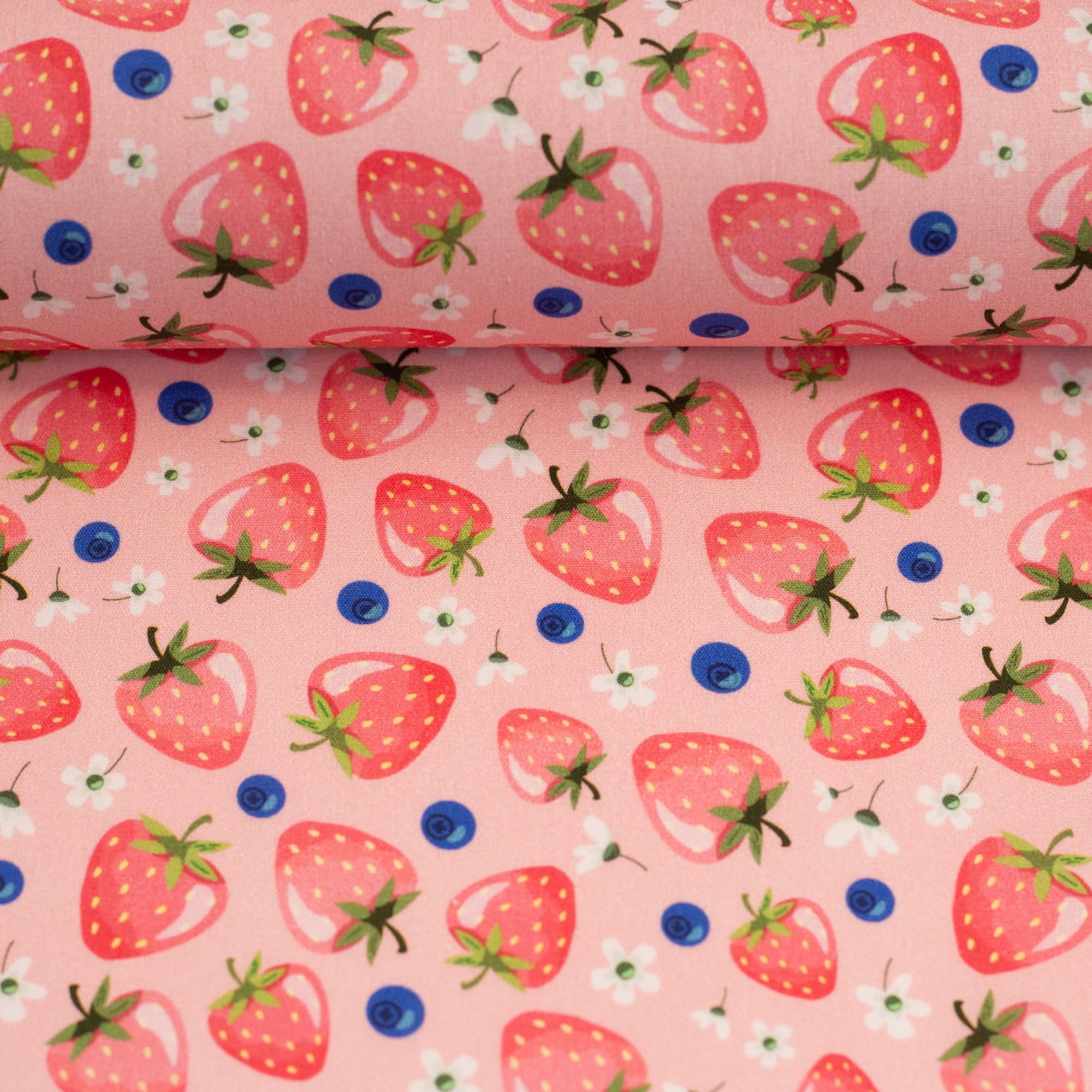 Baumwollstoff Swafing "Fruits" mit Erdbeeren und Blaubeeren - pastellrosa