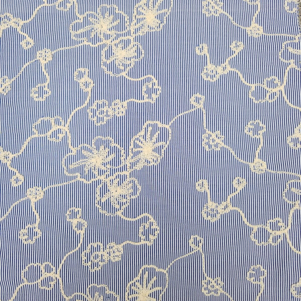 Embroidery Stoff mit feiner Stickerei gestreift - jeans/ecru